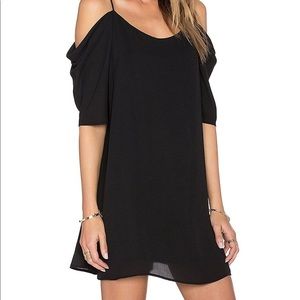 NWOT Cut out cold shoulder black dress 🖤